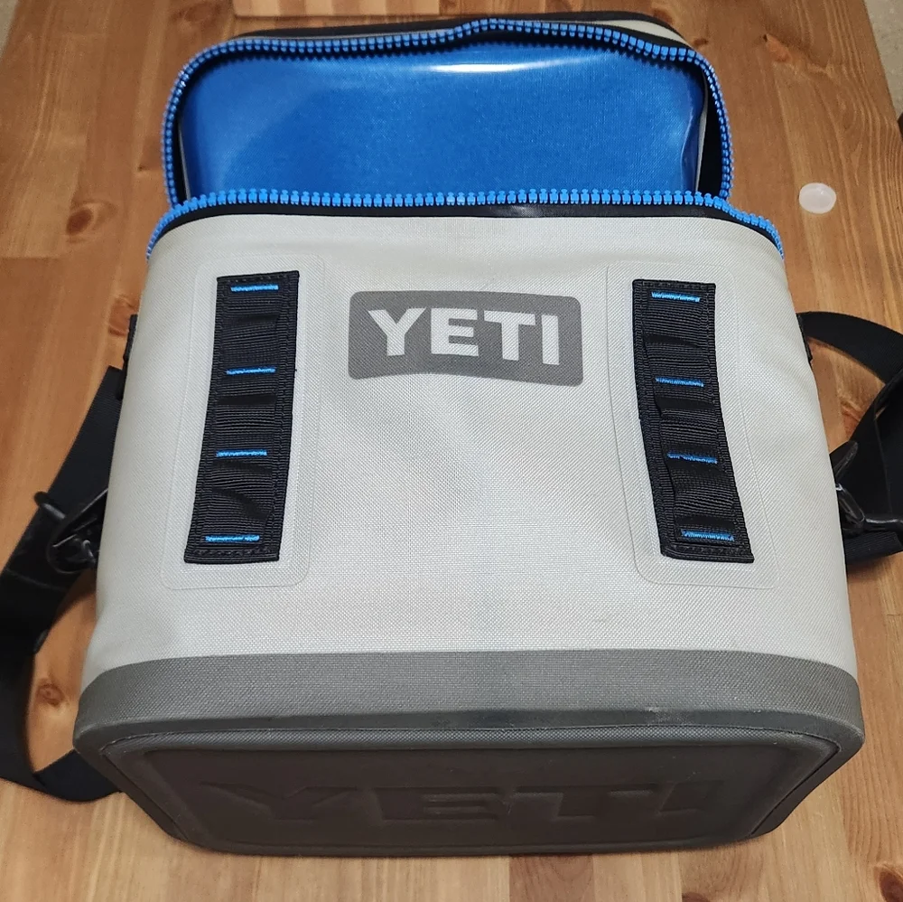 YETI Hopper Flip 12 Tahoe Blue/Grey - Picture 6 of 13